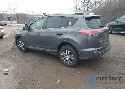 2017 Toyota Rav4 Le z USA, uszkodzony, nr VIN JTMBFREV7HJ134400